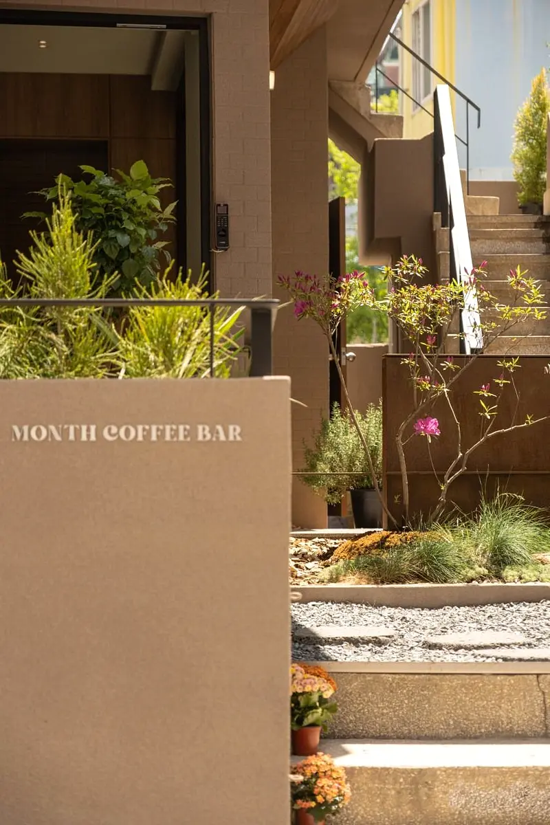 Muns Coffee Bar in Jeonpo