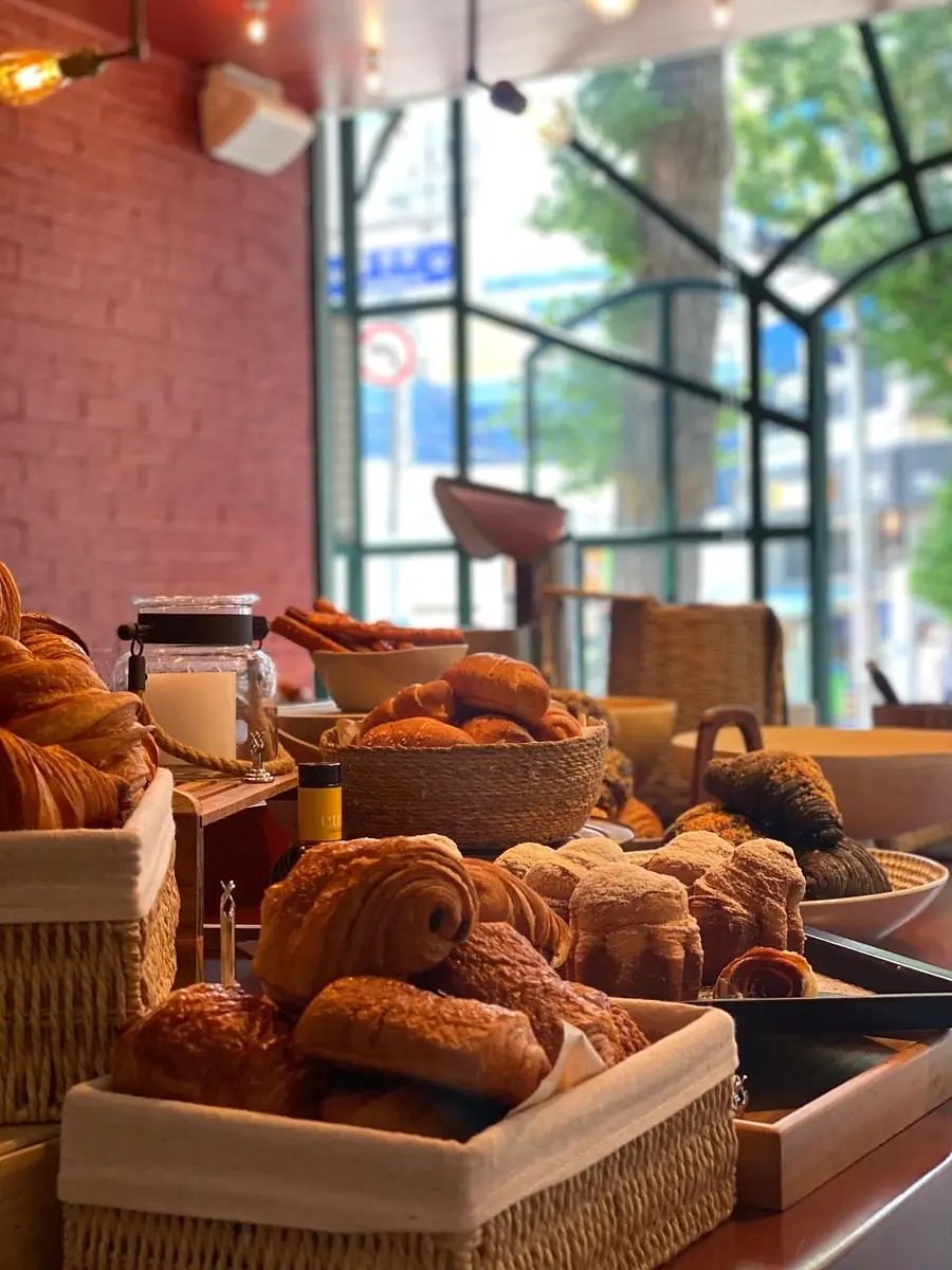 Puff Bakery in Jeonpo